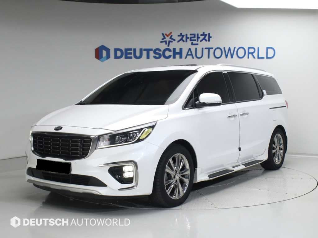 Kia Carnival — photo 01