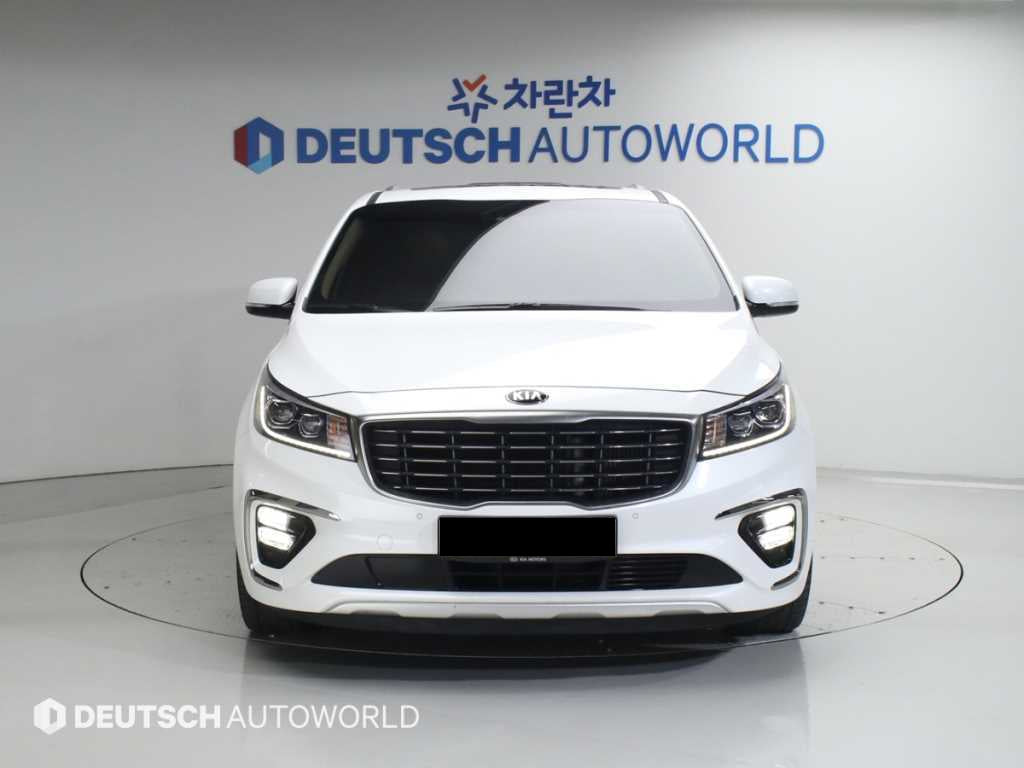 Kia Carnival — photo 03