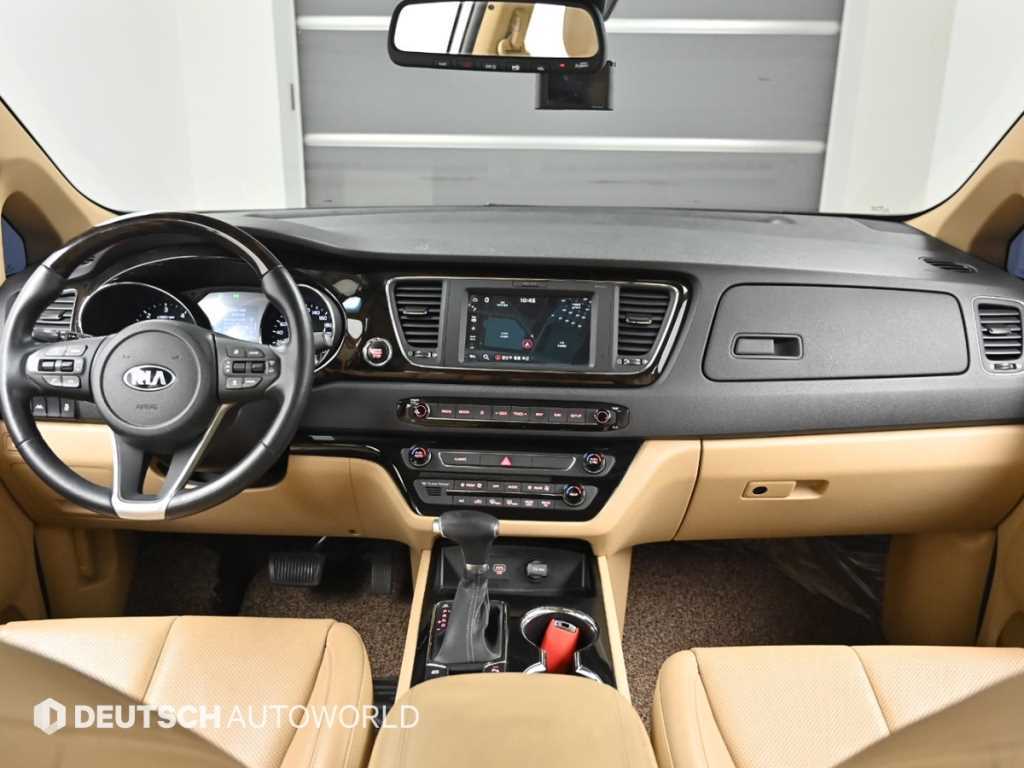 Kia Carnival — photo 07
