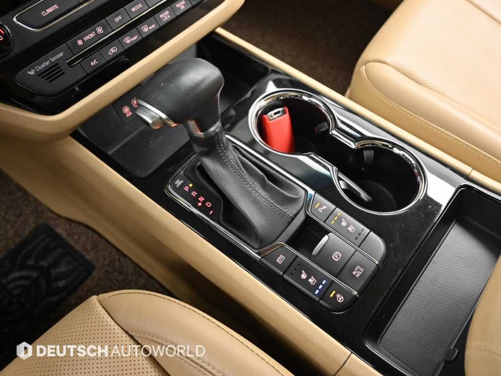 Kia Carnival — photo 09