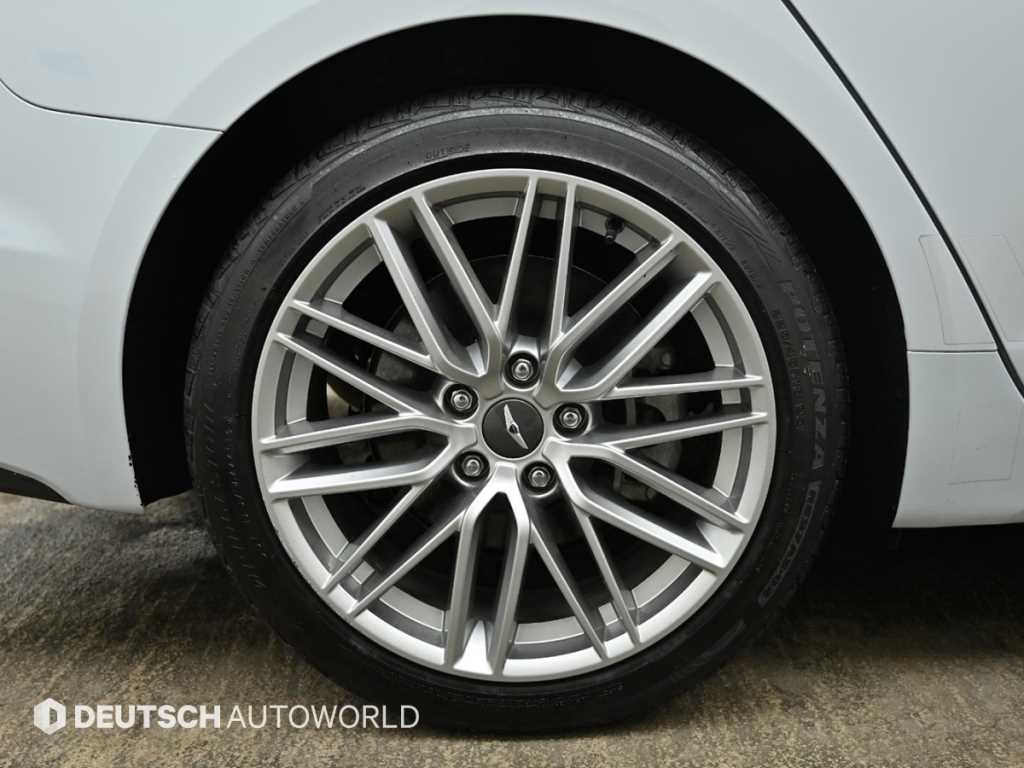 Genesis G70 — photo 05