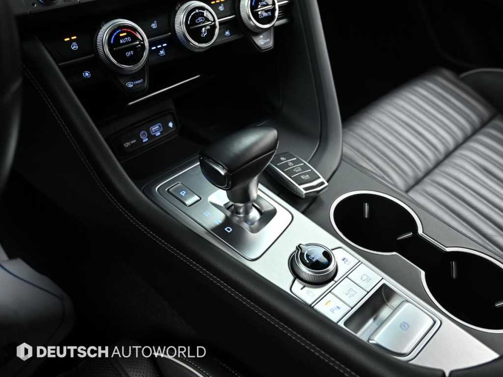 Genesis G70 — photo 09