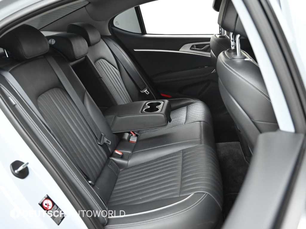 Genesis G70 — photo 12