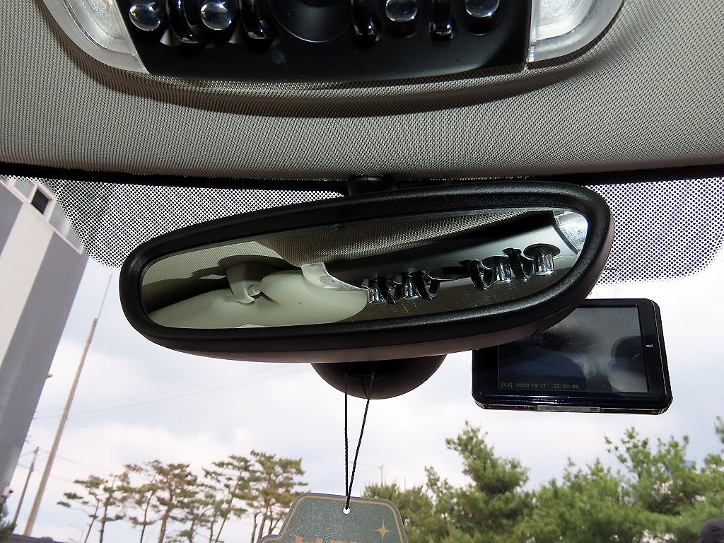 Mini Cooper — photo 14