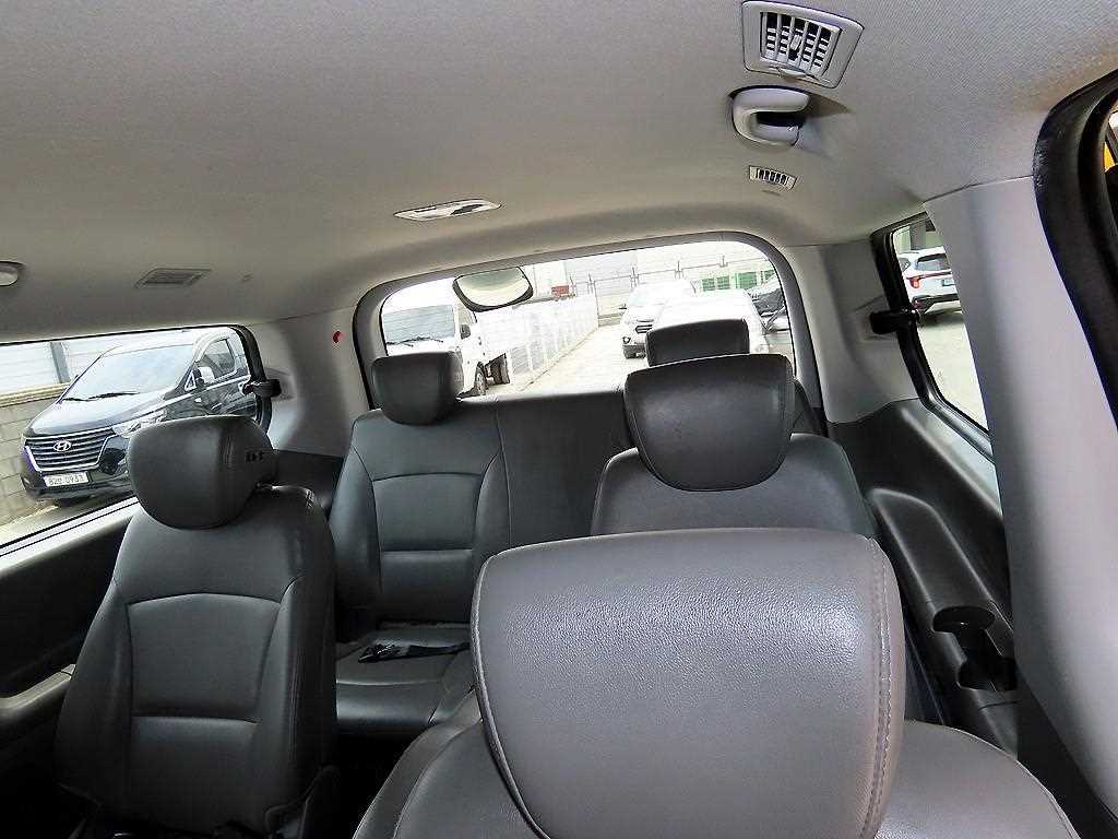 Hyundai Starex — photo 07
