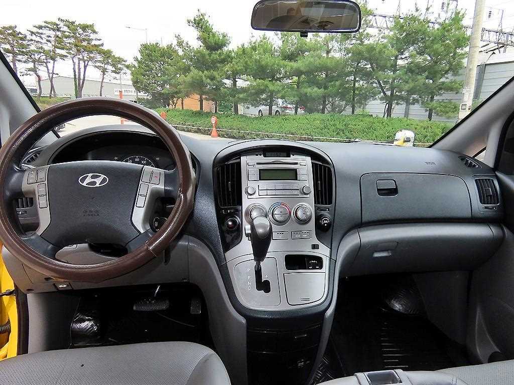 Hyundai Starex — photo 08