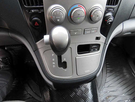 Hyundai Starex — photo 11