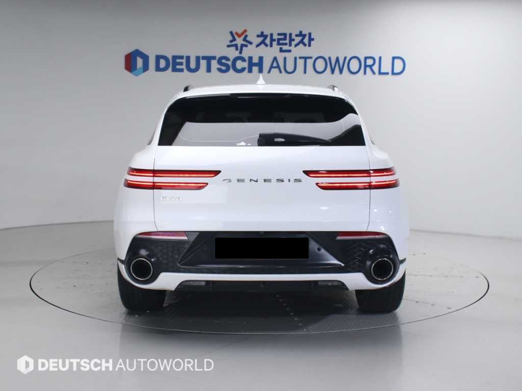 Genesis GV70 — photo 04
