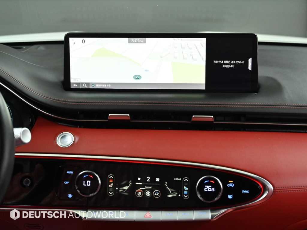 Genesis GV70 — photo 14