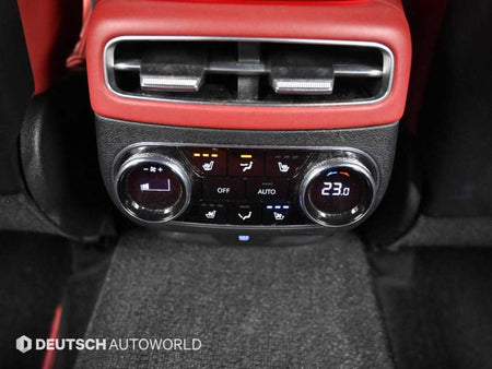 Genesis GV70 — photo 16
