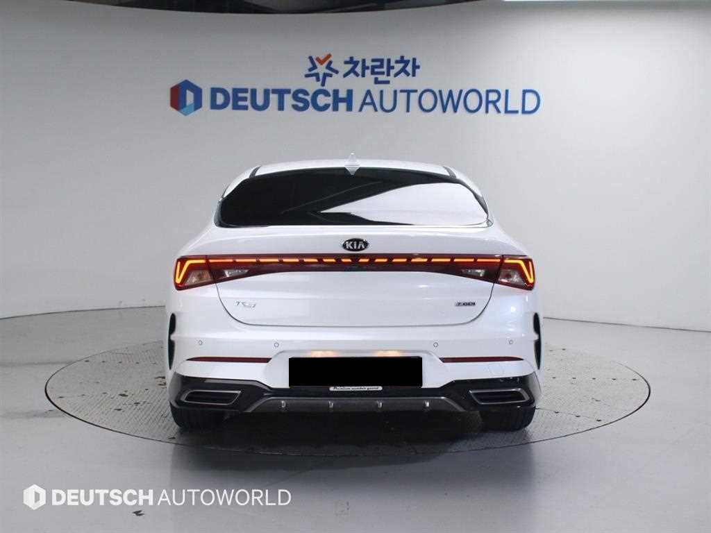 Kia K5 — photo 04