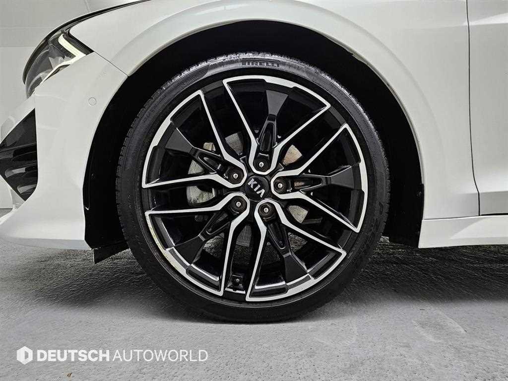 Kia K5 — photo 05