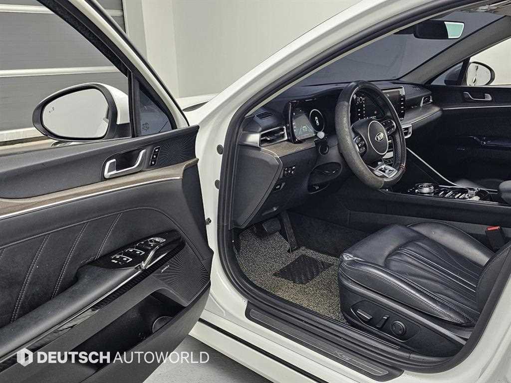 Kia K5 — photo 11
