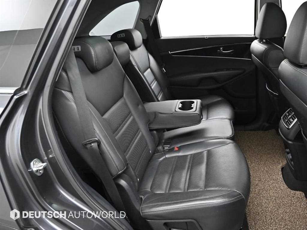 Kia Sorento — photo 12