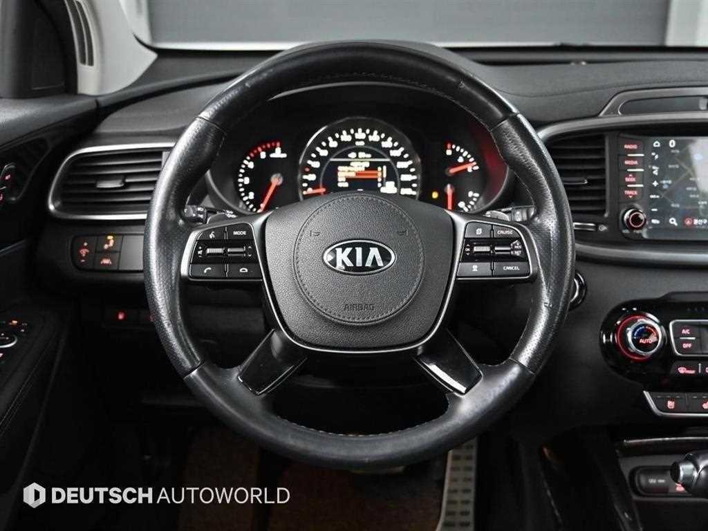 Kia Sorento — photo 13