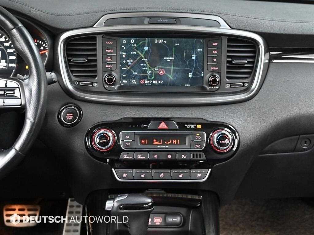 Kia Sorento — photo 14
