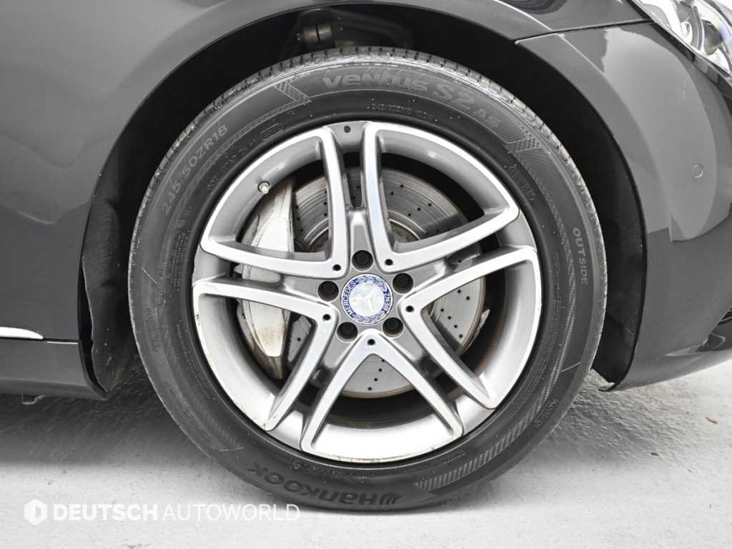 Mercedes-Benz S-Class — photo 05