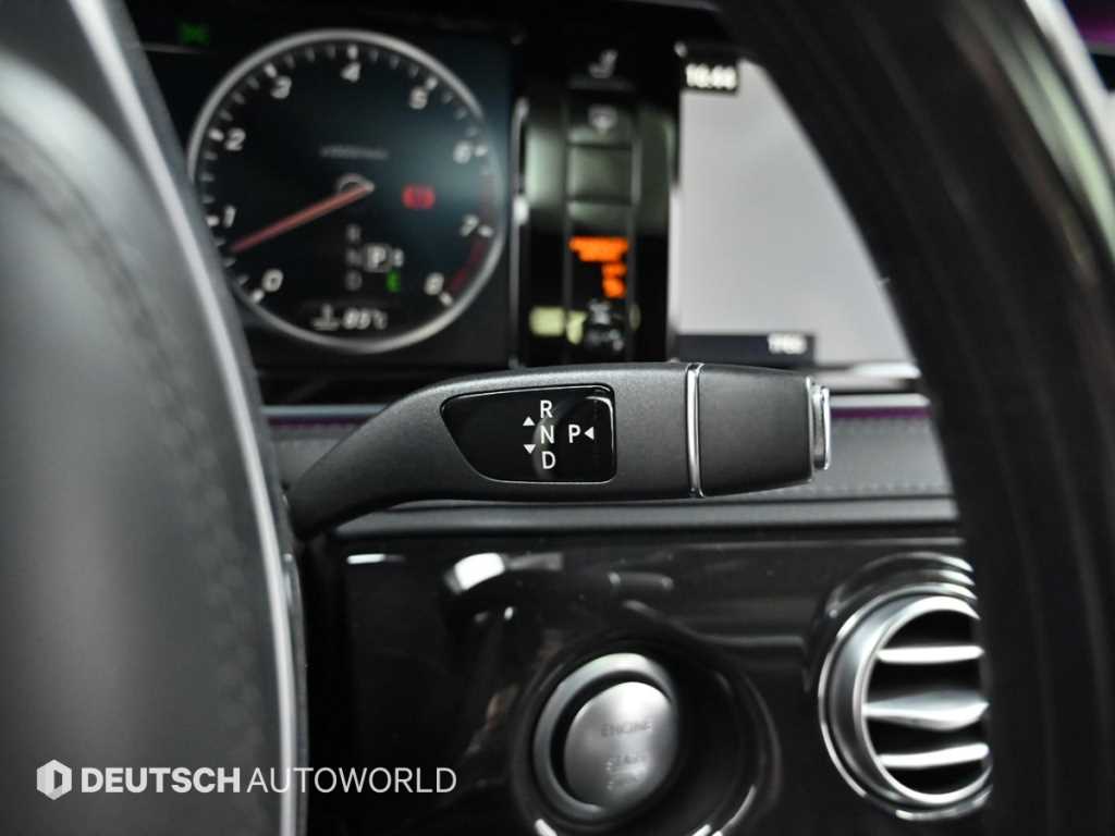 Mercedes-Benz S-Class — photo 09
