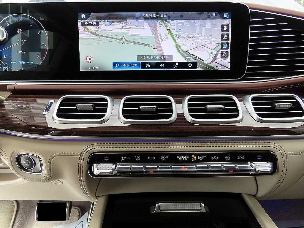 Mercedes-Benz GLS-Class — photo 12