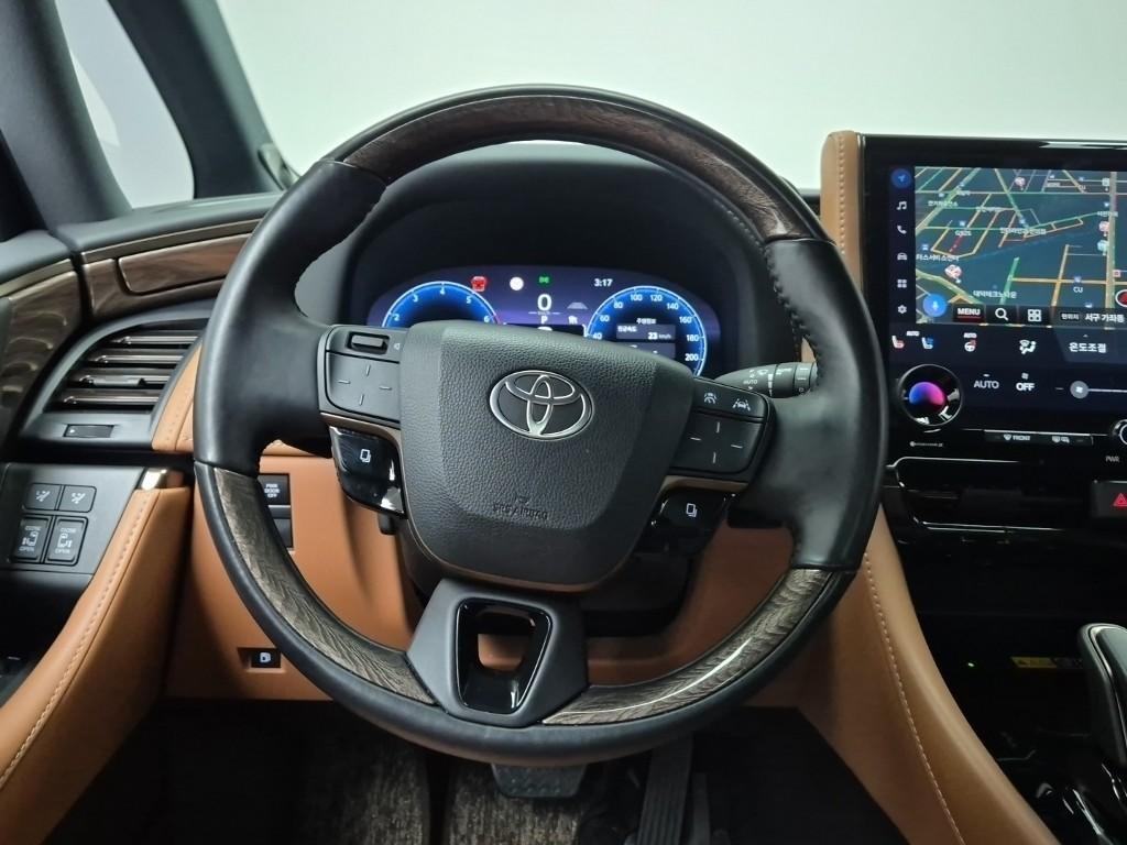 Toyota Alphard — photo 09