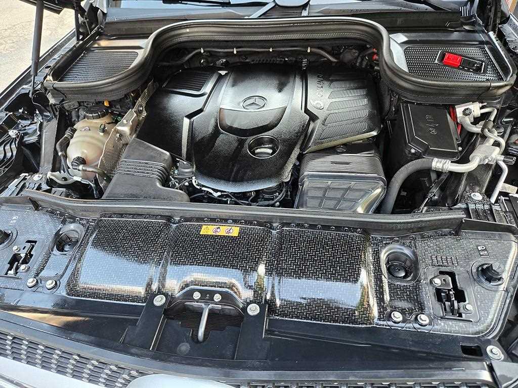 Mercedes-Benz GLE-Class — photo 19