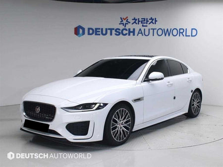 Jaguar XE — photo 01