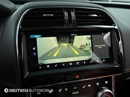 Jaguar XE — photo 15
