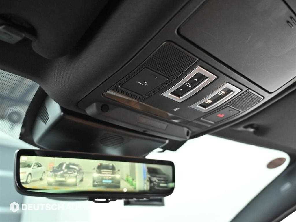 Jaguar XE — photo 16