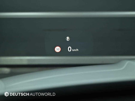 Jaguar XE — photo 17