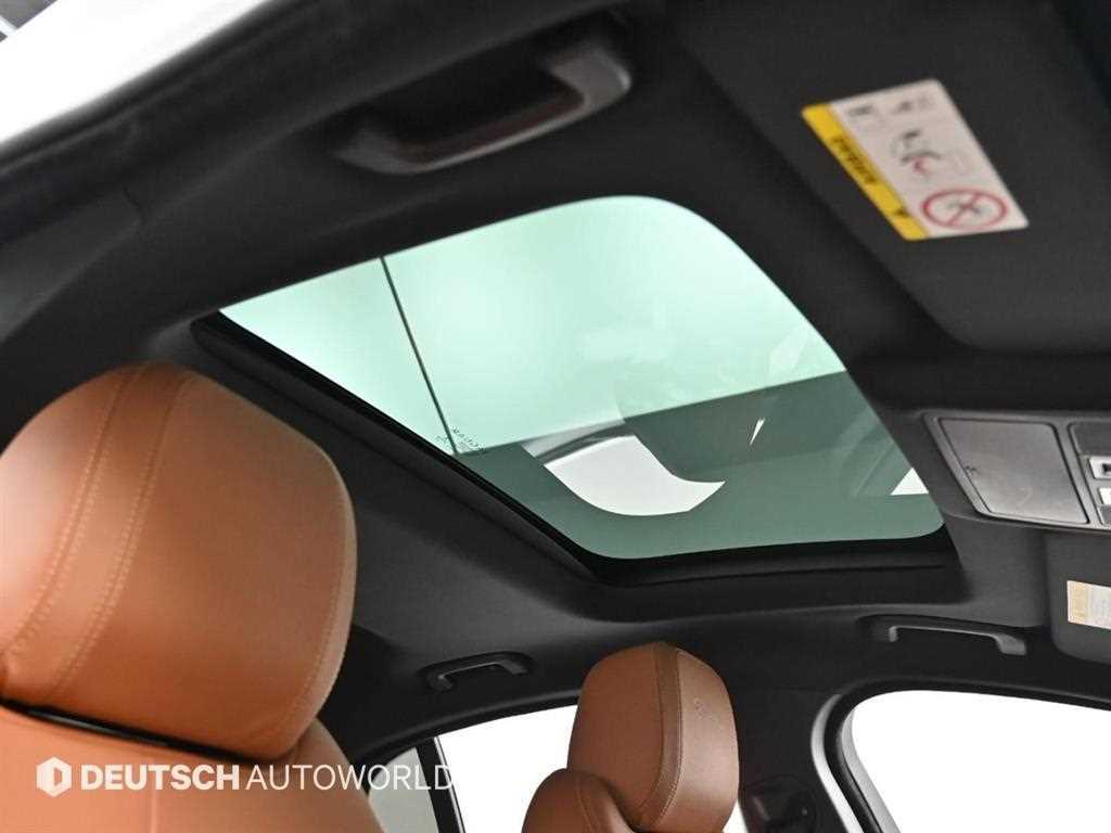 Jaguar XE — photo 18