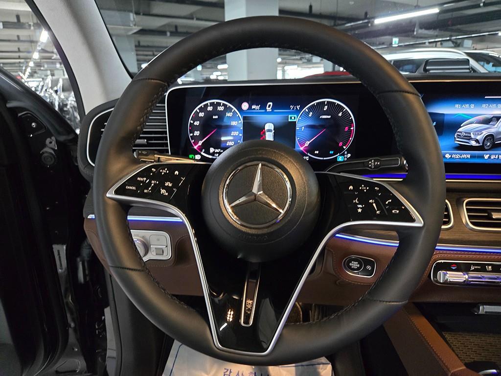 Mercedes-Benz GLE-Class — photo 07