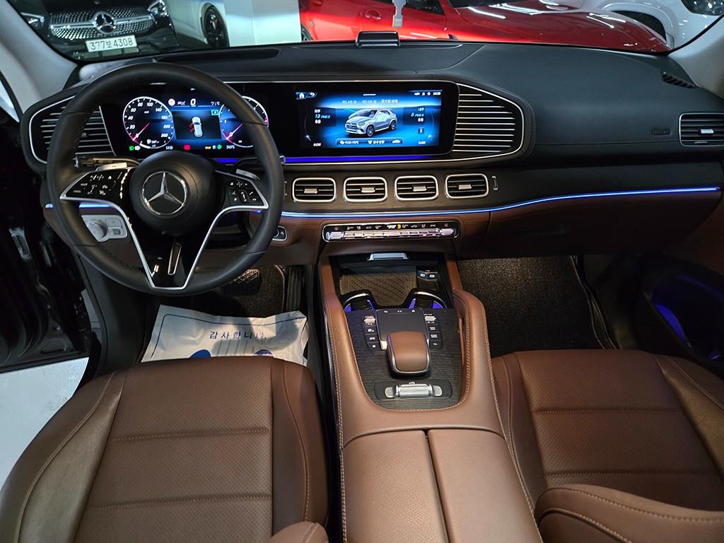 Mercedes-Benz GLE-Class — photo 09