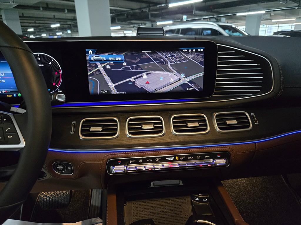 Mercedes-Benz GLE-Class — photo 10