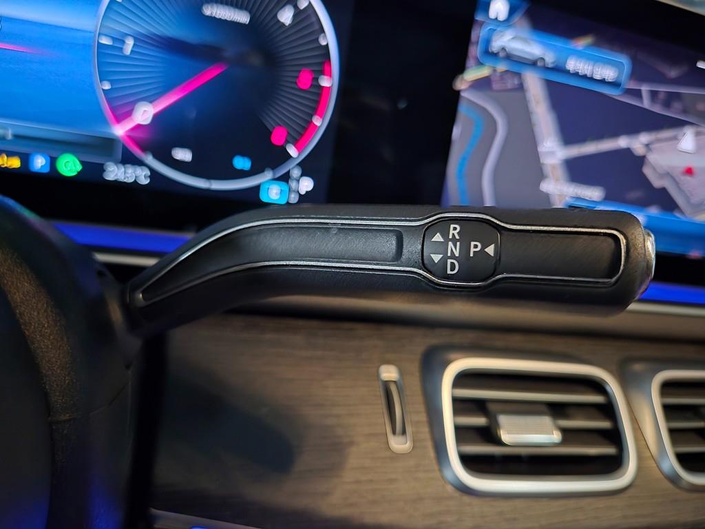 Mercedes-Benz GLE-Class — photo 11