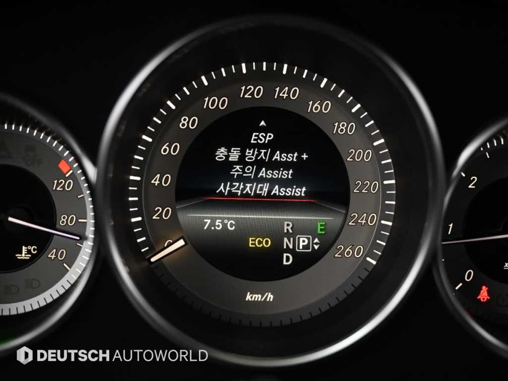 Mercedes-Benz CLS-Class — photo 17