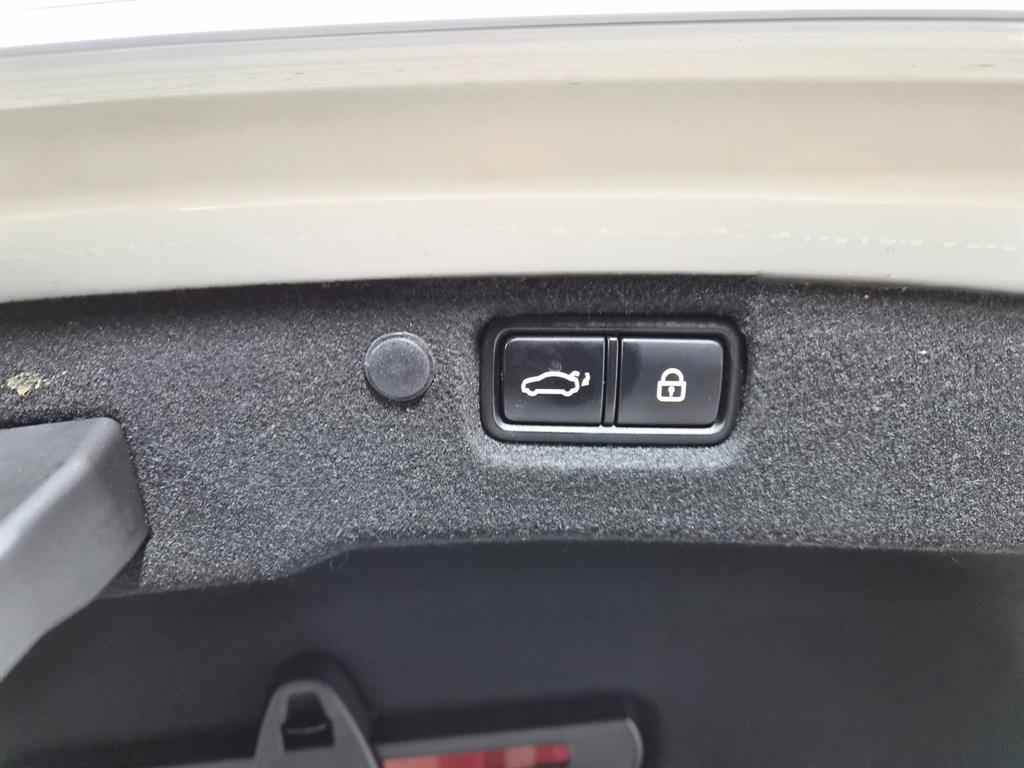 Kia K7 — photo 05