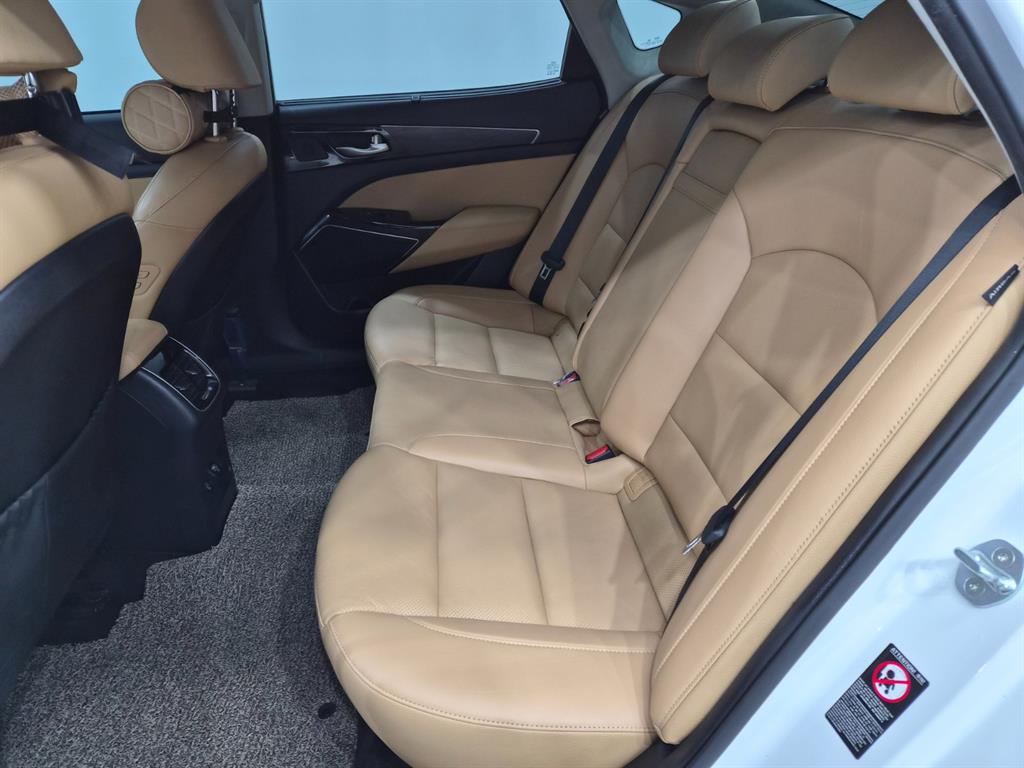 Kia K7 — photo 06