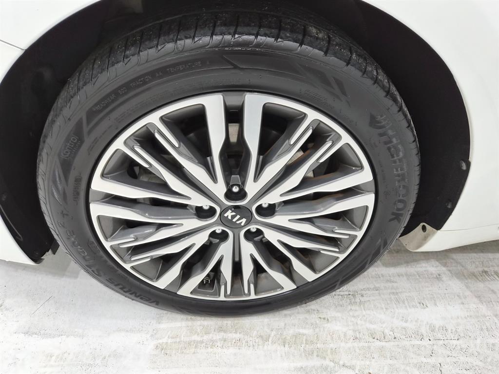 Kia K7 — photo 17