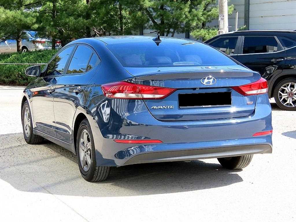 Hyundai Avante — photo 03