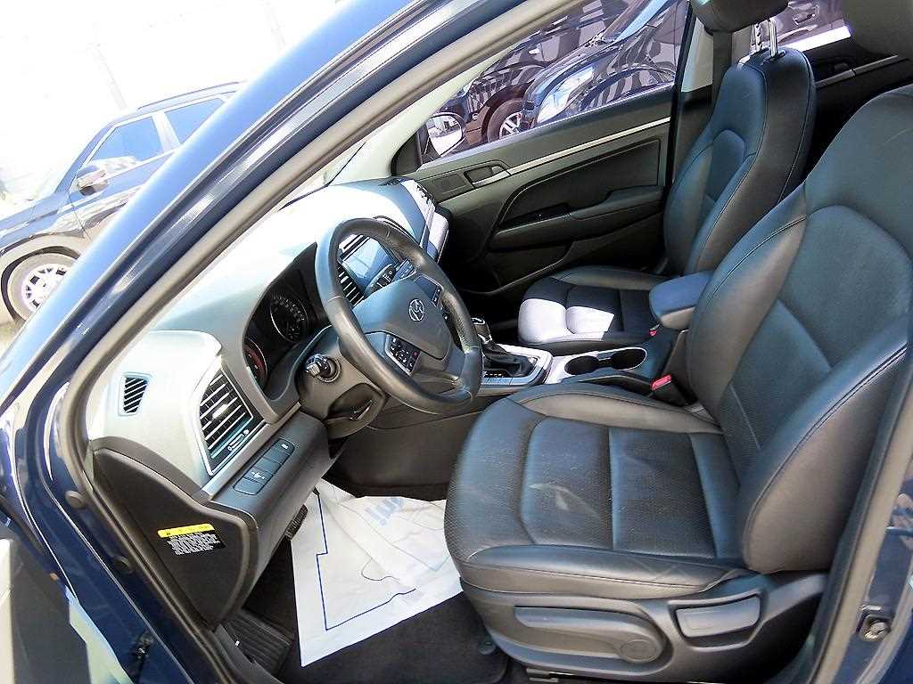 Hyundai Avante — photo 05