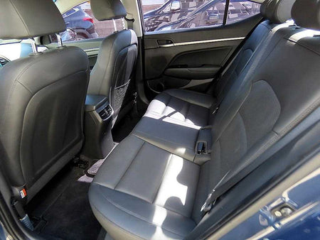 Hyundai Avante — photo 06