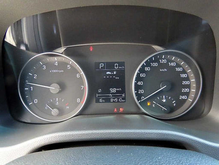 Hyundai Avante — photo 09