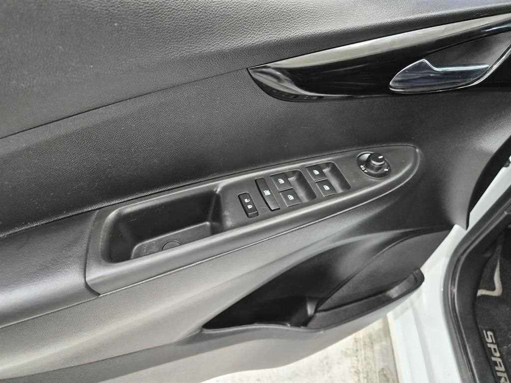 CHEVROLET Spark — photo 11