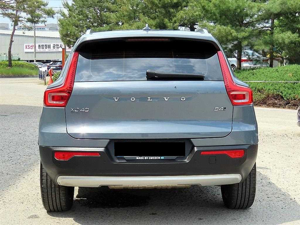 Volvo XC40 — photo 04