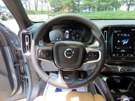 Volvo XC40 — photo 08