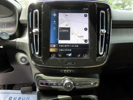 Volvo XC40 — photo 14