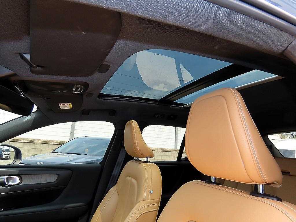 Volvo XC40 — photo 16