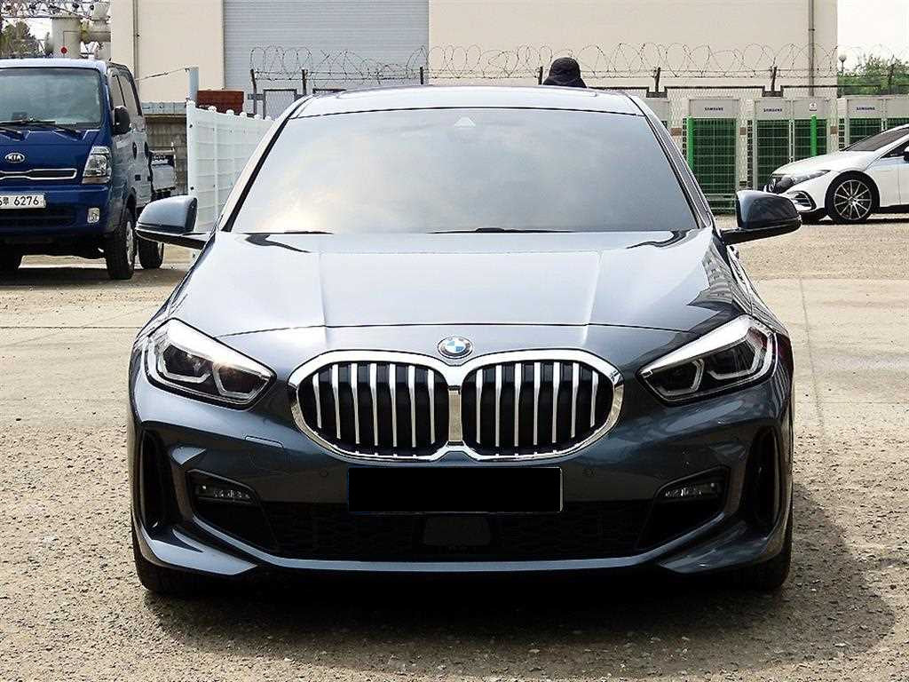 BMW 1-Series — photo 01