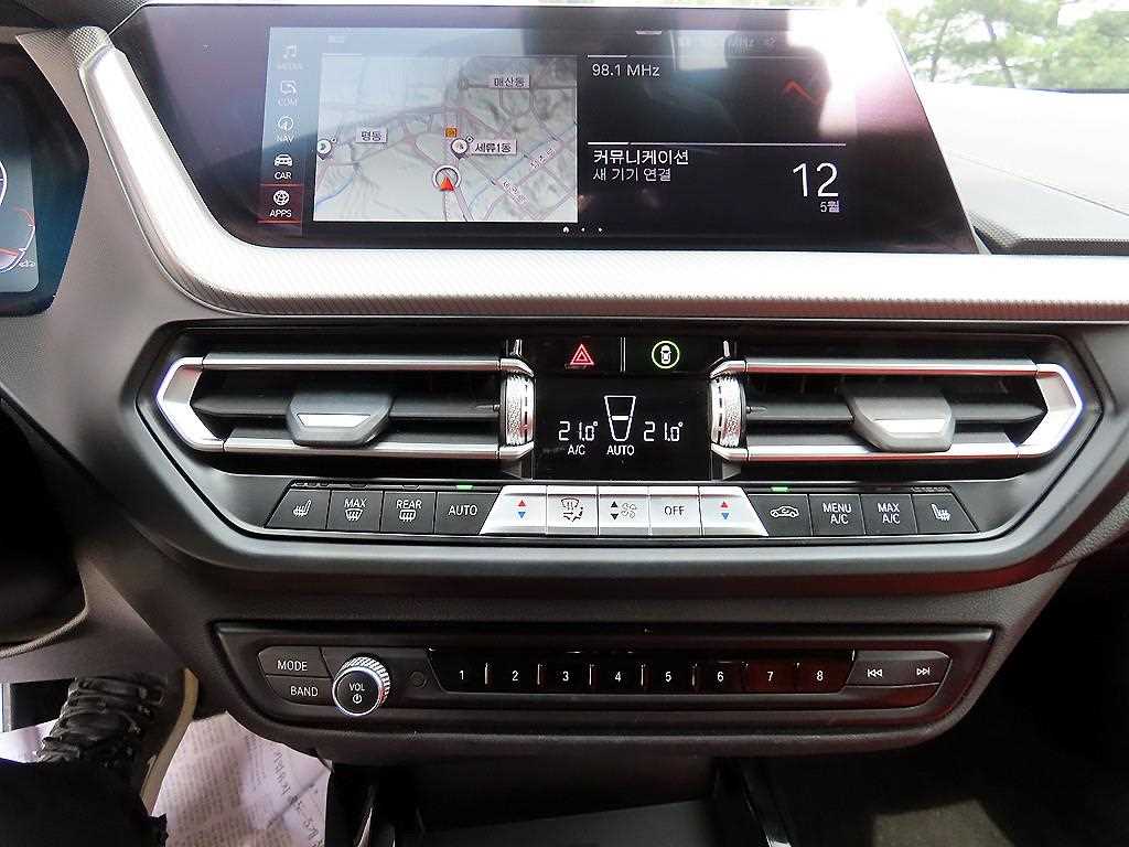 BMW 1-Series — photo 12