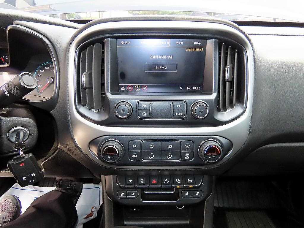 CHEVROLET Colorado — photo 12